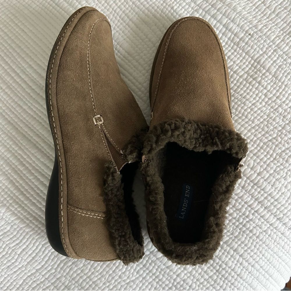 Lands' End Women’s Brown Sherpa Lined Suede Moccasin Loafers Slippers Size 8